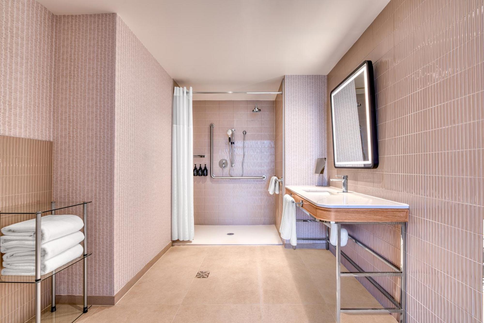 Toor Toronto, Part Of Jdv By Hyatt 4*